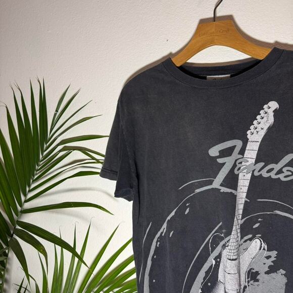 2000s Y2K Fenders Guitar Big Print Graphic Tee - Picture 2 of 3